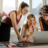 予算別｜女性におすすめの名刺入れ13選！プチプラからブランドまで厳選＆選び方