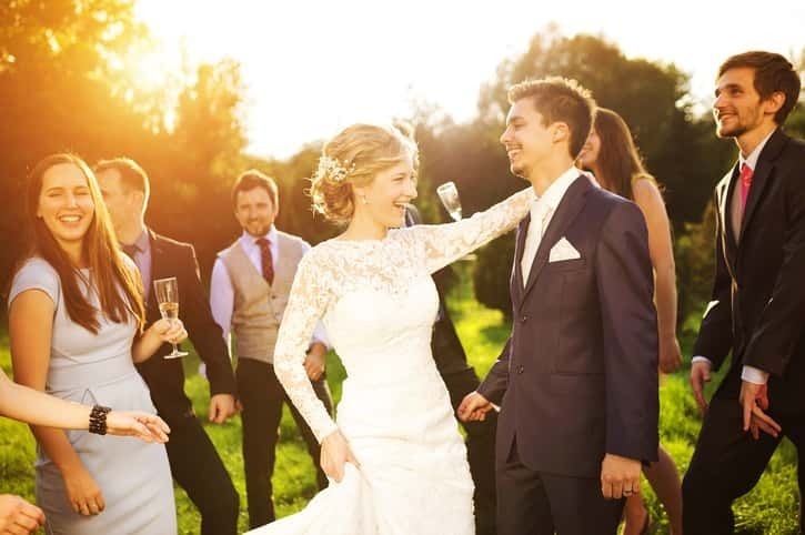 結婚式の余興はフラッシュモブが人気 その理由や成功のポイントを紹介