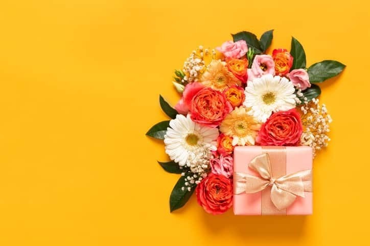 同僚女性の誕生日をお祝いするなら 心地よい距離感のプレゼントアイテム10選