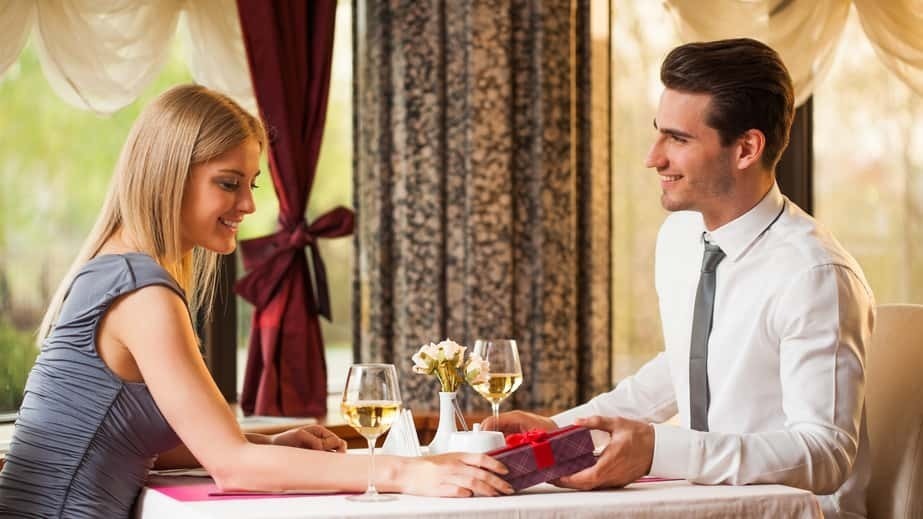 記念日を最高に演出するサプライズ10選 アイデア 商品 外出