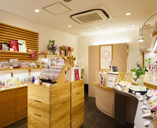 嵐山 桃肌こすめ（近鉄名店街みやこみち店）