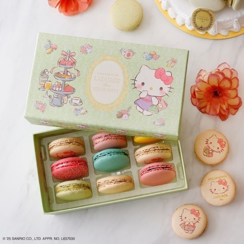 ハローキティのマカロンボックス＆アフタヌーンティーのお誘い LADUREE
