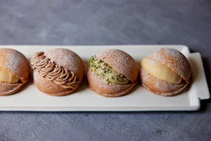 ÉCHIRÉ PÂTISSERIE AU BEURRE／エシレ・パティスリー オ ブール ボンブ・エシレ（ナチュール・ピスターシュ・モンブラン）