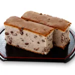 小豆のほかに抹茶・チョコレートの味も楽しめて1個の値段が安い