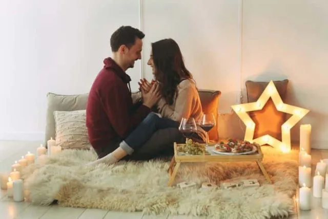 婚約指輪はもう古い！？実用性のある婚約記念品ブランド10選