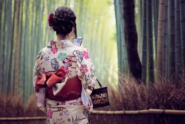 結婚式の親族の衣装選びは大変!気を付けるべき所やオススメの衣装を紹介