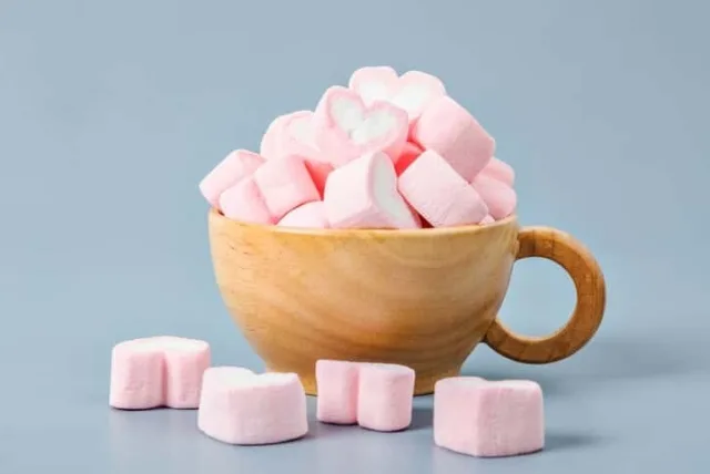 ホワイトデーの発祥にまつわる説を検証！マシュマロそれともキャンディ？
