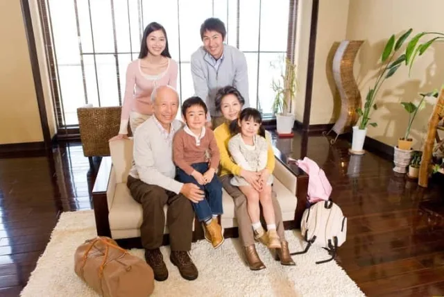 結婚前の顔合わせ食事会とは?主な流れや楽しい食事会の秘訣を紹介