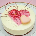 見た目が豪華でかわいい ホワイトチョコレートと木苺のムース