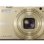 手のひらサイズの161g Nikon デジタルカメラ COOLPIX S7000