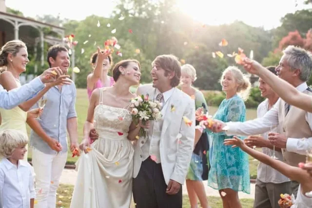 結婚式は素敵なプチギフトでゲストをおもてなし。人気のギフト10選!