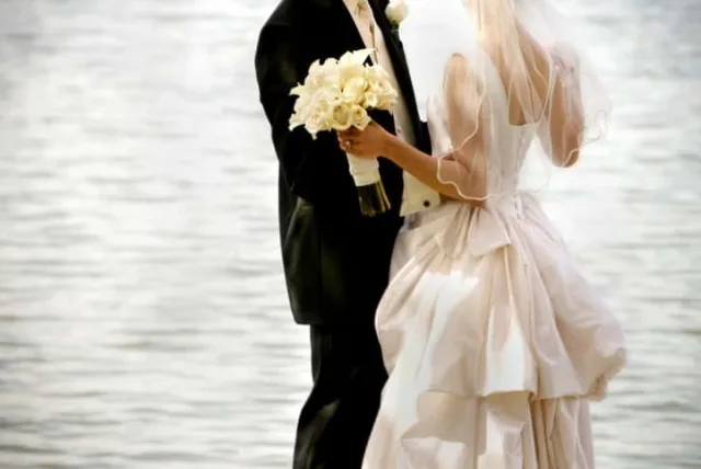 結婚式のサプライズプレゼントは最高の思い出に。成功の秘訣を紹介！