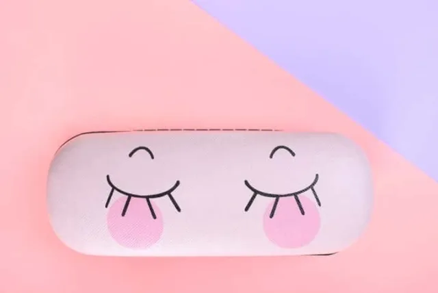 女性が喜ぶプレゼント。おしゃれでかわいいメガネケース15選