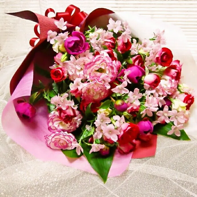 華麗なシャクヤクの花束