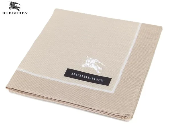 淡いトーンが上品な「BURBERRY ハンカチ BL0337」