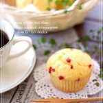 7. いちごで可愛く「ホワイトチョコマフィン」