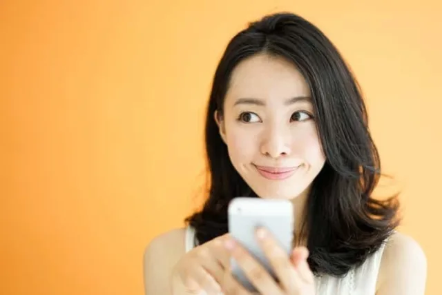 プラダのiPhoneケースで周りに差をつけよう。おすすめアイテム4選