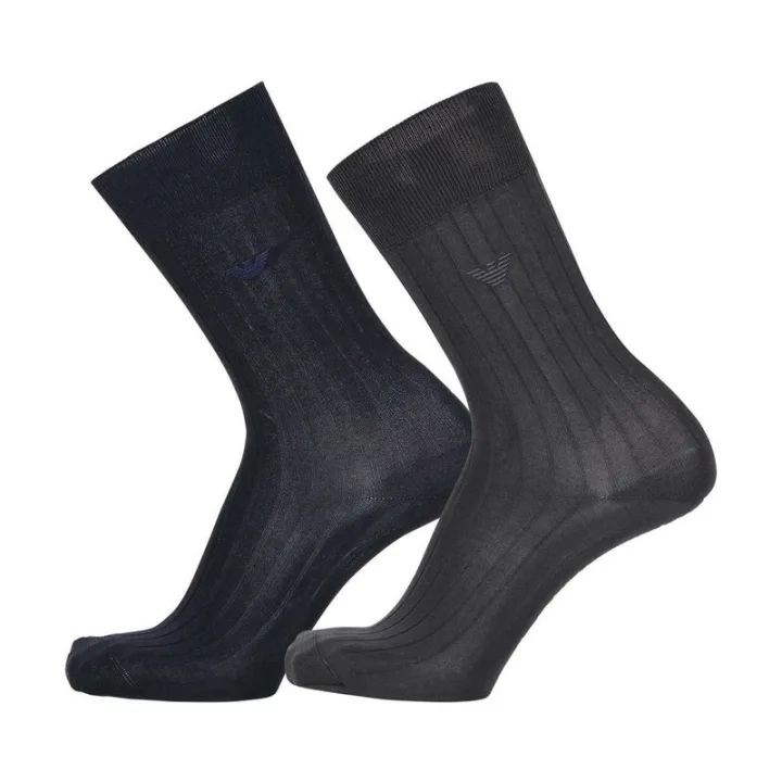 履くだけで男前度アップ!「アルマーニ ビジネスソックス」