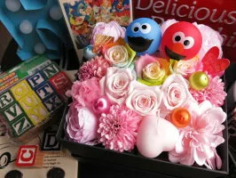 開けた瞬間笑顔の花が咲く♪「サプライズボックス」