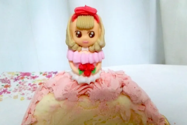 プリンセスのドレスがケーキになった「バースデー・ドレスアイスケーキ」