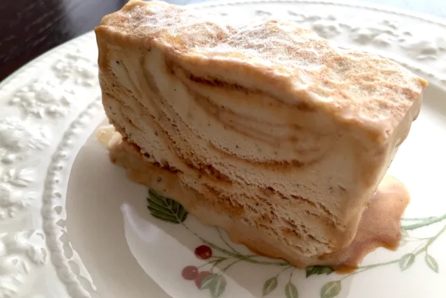 キャラメルとお芋が届ける至福の時おいもやの「クレープアイスケーキ」