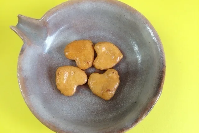 “ありがとう”を伝えるプチふろしき付きギフト。プティ・エンジェル「こころつつみ はーとせんべい」