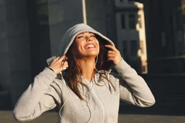 レディースパーカーおすすめ人気ブランド20選!彼女・奥さん・女友達へのプレゼントにも