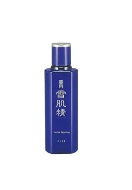 「薬用雪肌精 ローション」の化粧水で、クリアは素肌をプレゼント