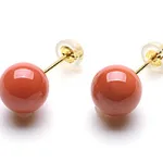 ワンポイント投入でコーデに差がつく「ガーネサンゴシェイプカットピアス」