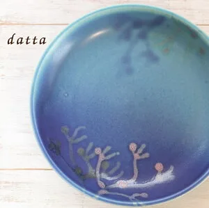 珊瑚のフォルムが美しい「サンゴ柄プレート」