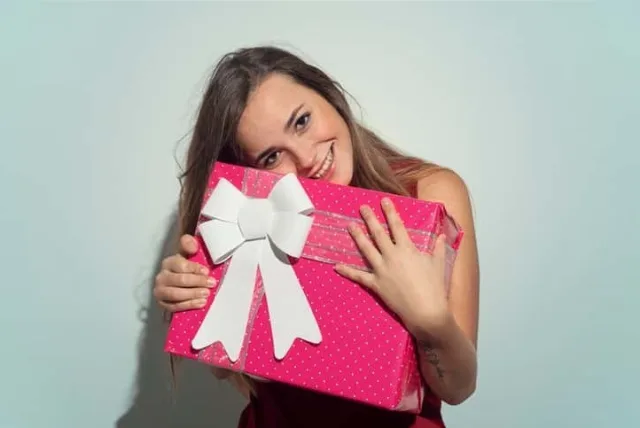 彼女が喜ぶプレゼント。予算5,000円でGETできる特別感のあるアイテム10選