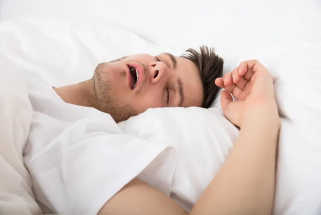家族やパートナーに安眠を贈ろう！いびきの悩みに試してみたいグッズ7選