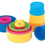 コンビの人気商品！楽しく遊んで学べる「コップがさね」