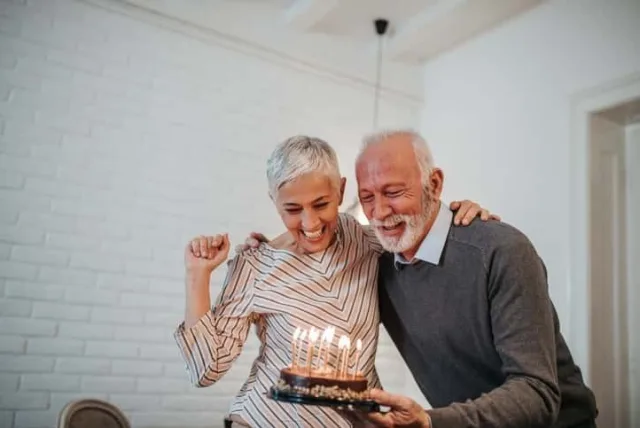 60代の女性へ贈る誕生日プレゼント!マダムにおすすめの魅力的アイテム10選