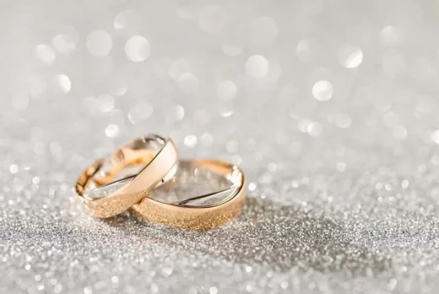 【完全版】結婚記念日は何するの？お祝いの仕方や記念日の名前を解説