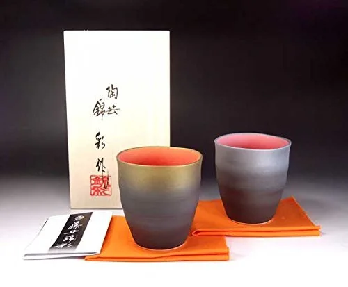感謝の気持ちを記した「湯のみ」で還暦を祝う