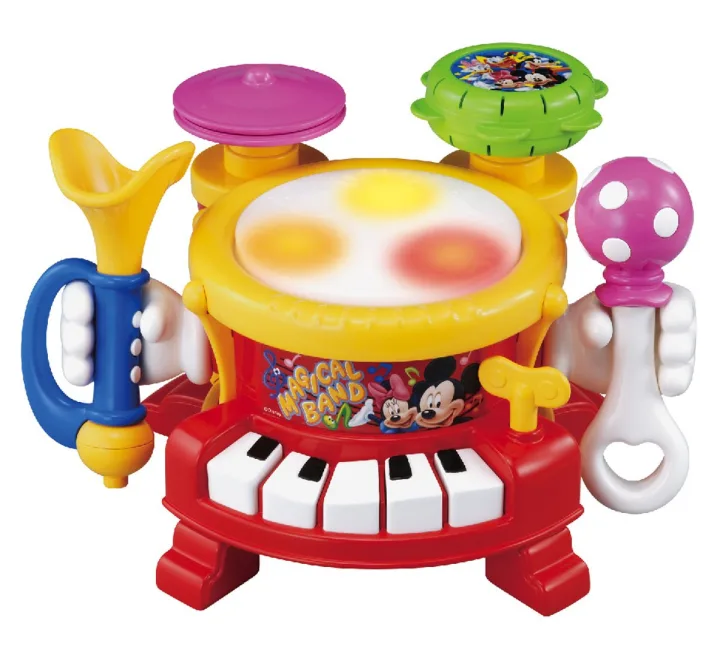 1歳さんも大好きなディズニーキャラクターのマジカルバンドをプレゼント