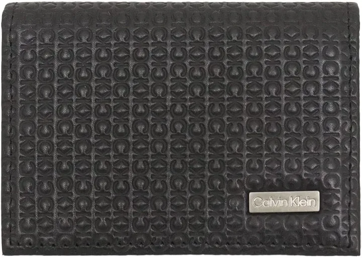 素材にこだわるCalvin Klein（カルバン・クライン）