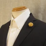バラのシルクがとってもお上品なラペルピン