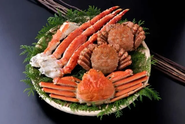 カニギフトは”冬の味覚”の定番!贈る人数や予算別にオススメ9選&カニ用便利グッズを厳選紹介