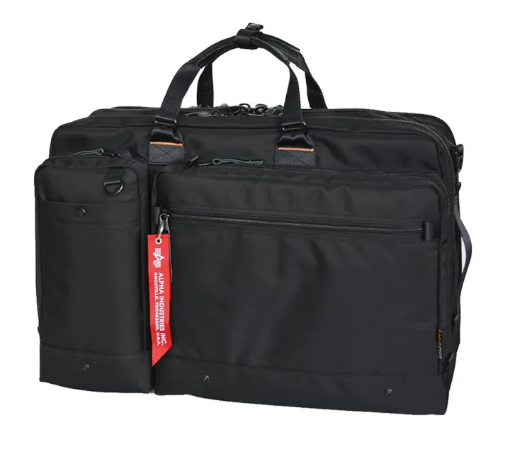 出張に便利!ガーメント付の3Wayバッグ「REMOVE BEFORE FLIGHT」