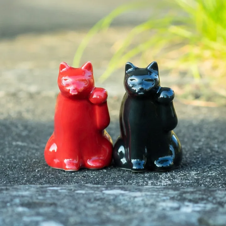 長崎の猫雑貨 nagasaki-no neco 尾曲がり招き猫(波佐見焼)
