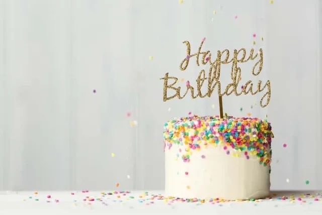 予算5万円ならスペシャルなプレゼントが。彼女の誕生日に贈るプレゼント4選