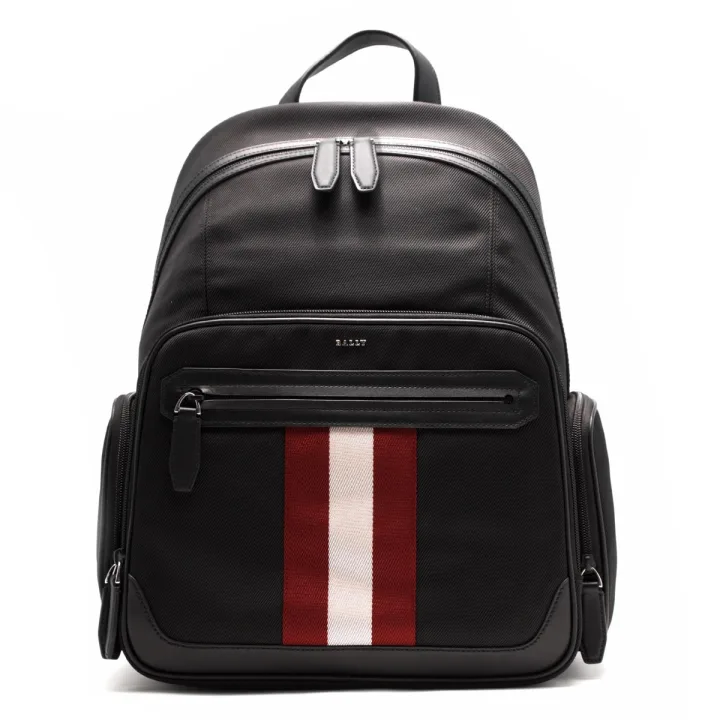 ナイロンリュックでここまで出せる高級感に驚き