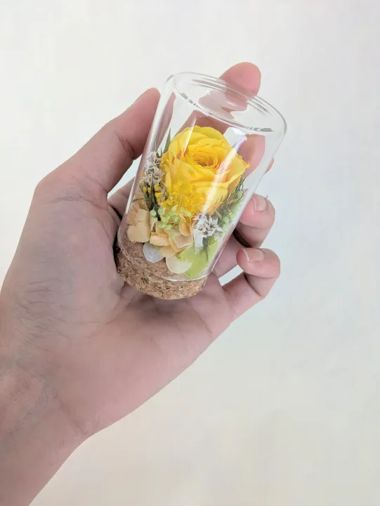プリザーブドフラワー 黄色い薔薇のミニガラスボトル