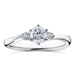 夜空を彩る花火をイメージした婚約指輪