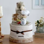 【出産祝い】スヌーピー(snoopy)にぎにぎラトルおむつケーキ