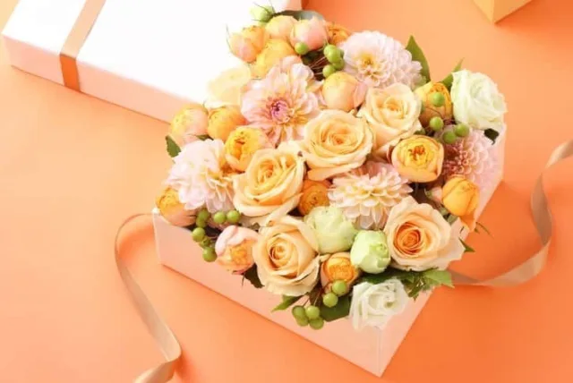 お中元には花ギフトで元気と癒しを贈る!生花、観葉植物から花スイーツまで16選