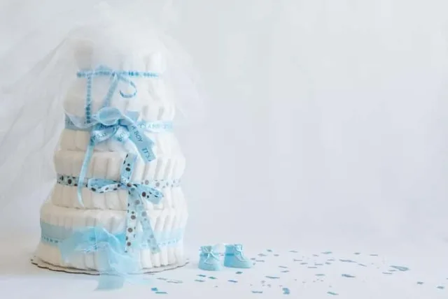 出産祝いに贈る「おむつ」のサイズは？おむつケーキや人気のギフト10選