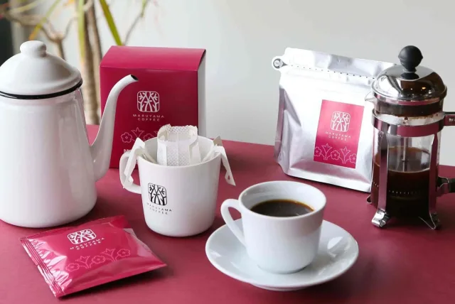 コーヒー好きのお母さんに!花束をイメージした『母の日ブレンド』をプレゼント